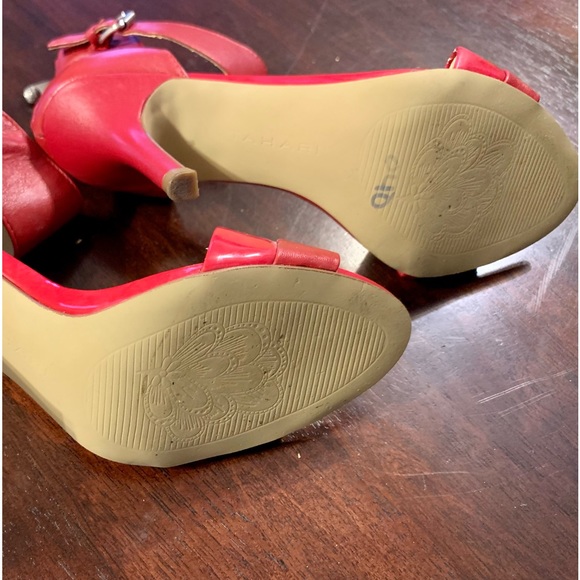 Tahari Laura Red Ankle Strap Heels, Size 6.5 - Picture 4 of 8